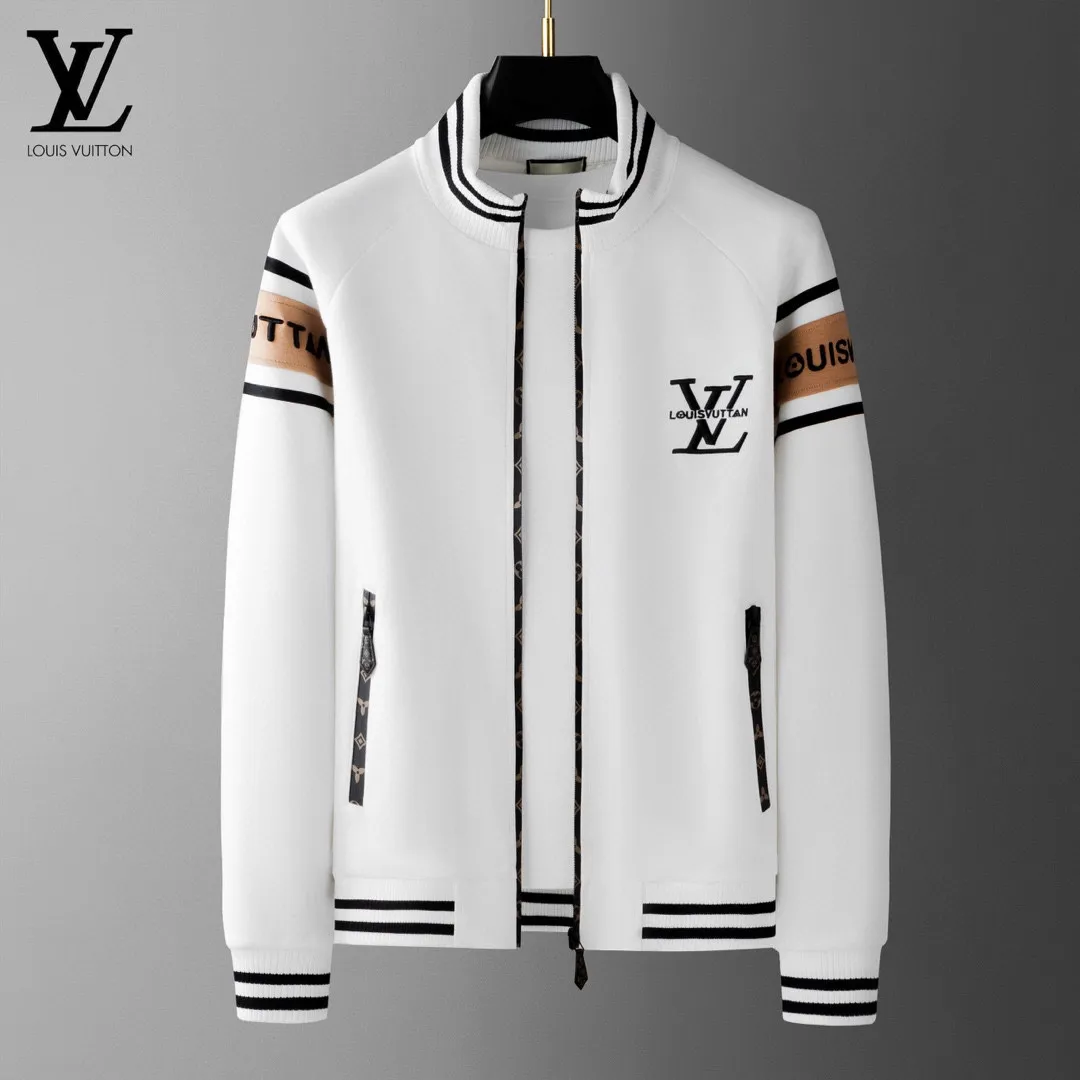 🅿️620 [LV Louis Vuitton] hot-selling suit is coming. Focus on the original version of the official website. 2025 new hot-selling cardigan and sweatshirt suit. The original order is the best. 🇭🇰The meticulous work of top designers. It has a fitting and perfect upper body effect. All-natural high-quality Tencel Roman cotton 100%, close-fitting comfort, noble and elegant! Original hardware embodies elegance and nobility! Counter size: M-4XL (up to 190 pounds)